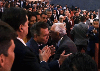 Acompaña Pablo Lemus, Gobernador de Jalisco, a Miguel Ángel Navarro Quintero en el 4º Informe de Actividades al frente del Gobierno de Nayarit