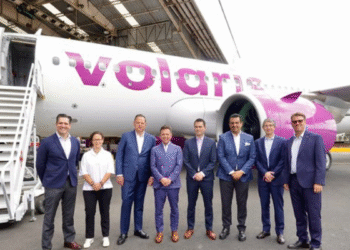 Encabeza Pablo Lemus Navarro, Gobernador de Jalisco, presentación de cinco nuevas rutas aéreas e incorporación a Jalisco del avión 150 de Volaris