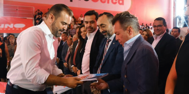 Asiste Pablo Lemus Navarro, Gobernador de Jalisco, a Primer Informe de Gobierno de Gerardo Quirino, Presidente Municipal de Tlajomulco de Zúñiga