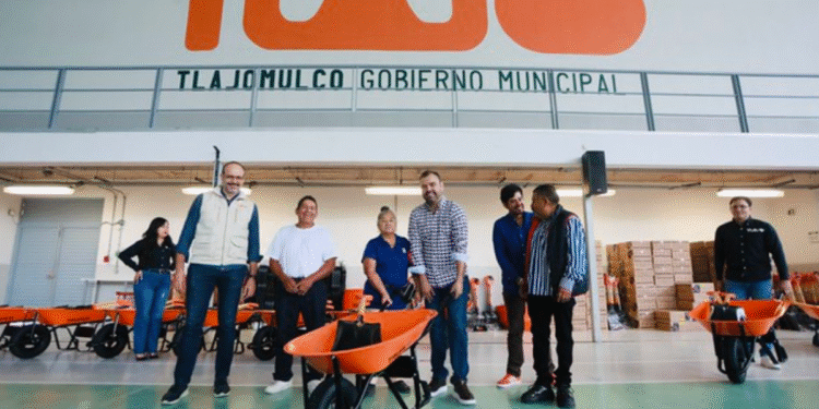Gobierno de Tlajomulco respalda con apoyos y herramientas al sector ladrillero del municipio