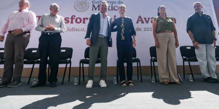 Acompaña Pablo Lemus Navarro, Gobernador del Estado, a Claudia Sheinbaum Pardo, Presidenta de México, en presentación de informe de actividades en Jalisco