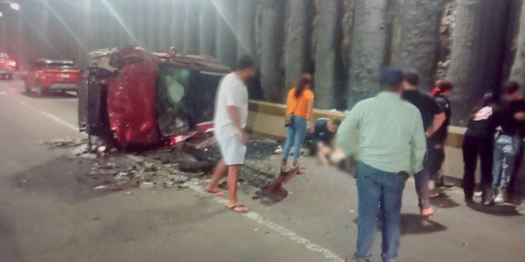 Cuerpos de emergencia de Tlajomulco atendieron volcadura en San Agustín