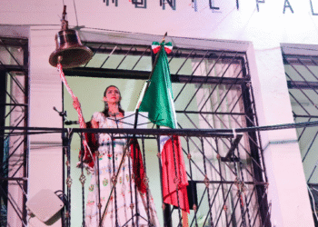 Laura Imelda da grito de independencia en Las Juntas, Santa María Tequepexpan y en la Ladrillera