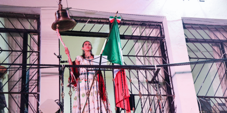 Laura Imelda da grito de independencia en Las Juntas, Santa María Tequepexpan y en la Ladrillera