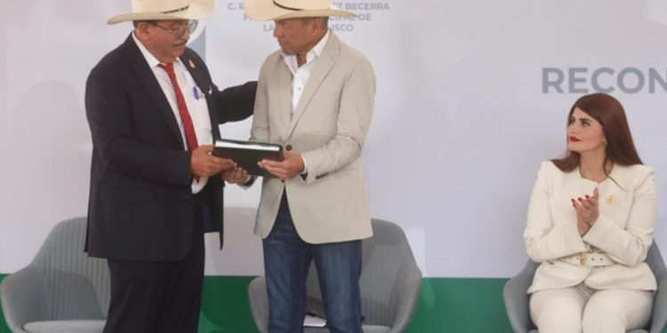 Asiste Pablo Lemus, Gobernador de Jalisco, a Primer Informe de Gobierno de Ricardo Hernández Becerra, Alcalde de La Barca