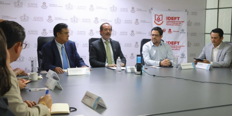 Impulsa Gobierno de Jalisco convenio para fortalecer la capacitación laboral