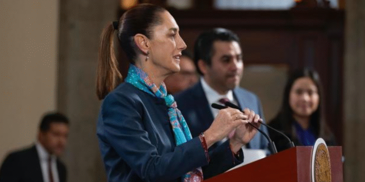 Se presenta Decreto en apoyo a pequeños productores agrícolas; orden en concesiones desprivatiza 4 mil millones de m3 de agua