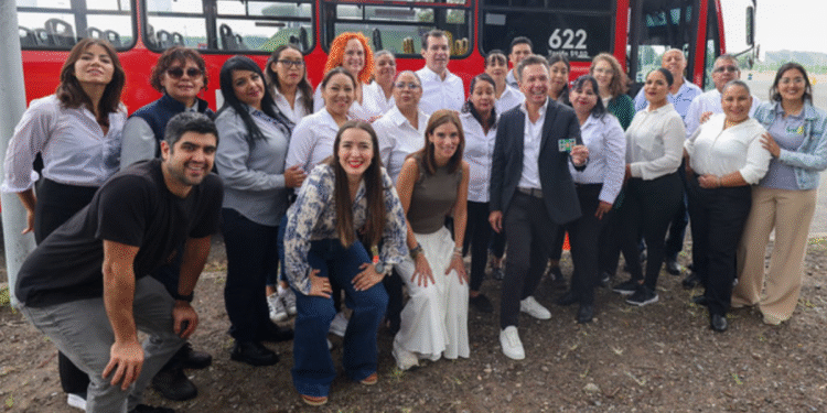 Acude Pablo Lemus Navarro, Gobernador de Jalisco, a capacitación práctica de la quinta generación del programa Mujeres Conductoras