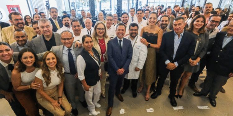 Encabeza Pablo Lemus Navarro, Gobernador de Jalisco, entrega de nuevos quirófanos, área de cocina y comedor en el Hospital General de Occidente