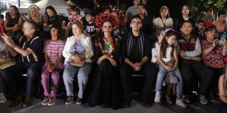Con la asistencia de 40 mil personas, San Pedro Tlaquepaque celebra su desfile tradicional conmemorativo al XV Festival de Muertos 2025