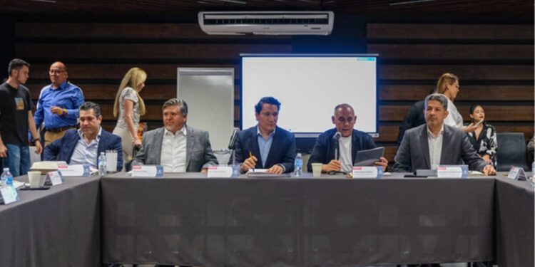 Avala FINEDUC recurso constitucional a la Universidad de Guadalajara por 523 millones de pesos para la red de Hospitales Escuela