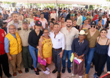 Entrega Gobierno de Jalisco más de 2.5 millones de pesos en respaldo de 93 familias de Puerto Vallarta