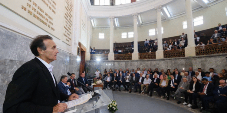 Destacan legado de Fernando ‘El Sheriff’ Quirarte en la historia del balompié mexicano con la presentación de su libro ‘¡Bendito Fútbol!’