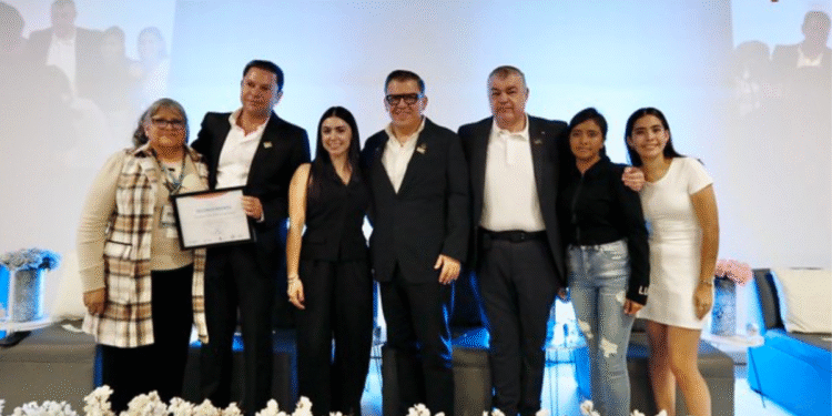 Recibe Hospital General de Occidente “Zoquipan” donación de 116 sillas-cama por parte de la Fundación Fonseca Vaca