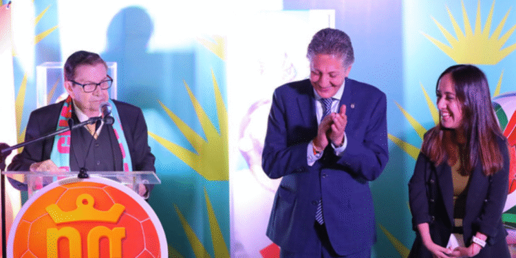 Gobierno de Zapopan reconoce la trayectoria del cronista deportivo Roberto Guerrero Ayala