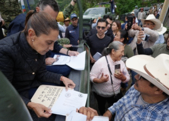 Presidenta Claudia Sheinbaum supervisa labores y apertura de caminos de Querétaro; inicia censo en apoyo a la población
