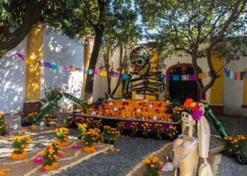 Conmemoran Museos de Jalisco Día de Muertos con altares monumentales, arte popular y experiencias inmersivas