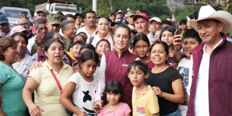 Informa Presidenta Claudia Sheinbaum inicio de censo y apertura parcial de camino en Huehuetla, Hidalgo