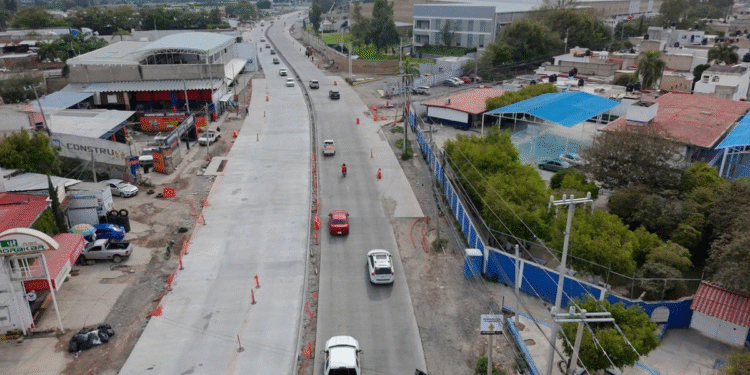 Avanza modernización del Camino Real a Colima con la apertura a la circulación de carriles