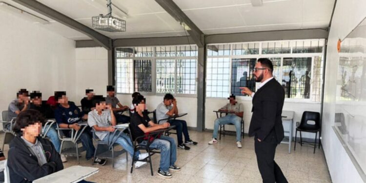 Colabora Fiscalía con Secretaría de Seguridad y Protección Ciudadana Federal a través de charlas para estudiantes