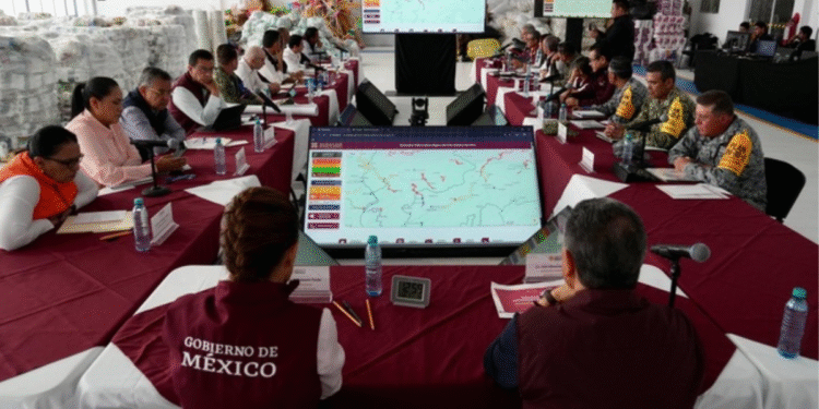 En Hidalgo, Presidenta Claudia Sheinbaum encabeza supervisión de apoyos a comunidades afectadas por lluvias