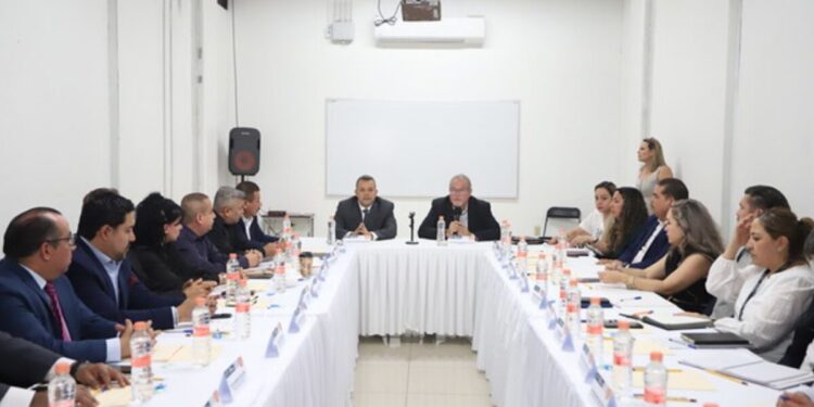 Recibe Fiscalía de Jalisco a Delegación Estatal de la Fiscalía General de la República