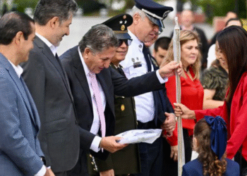 Gobierno de Zapopan refuerza los valores cívicos entre las niñas y niños con honores a la bandera