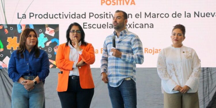 Gobierno de Tlajomulco reconoce la vocación docente en jornada de capacitación para más de 800 maestras y maestros