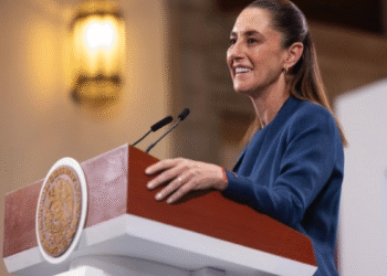Con iniciativa para expedir Ley General de Aguas y reforma a la Ley de Aguas Nacionales se devuelve el agua a la nación: Presidenta