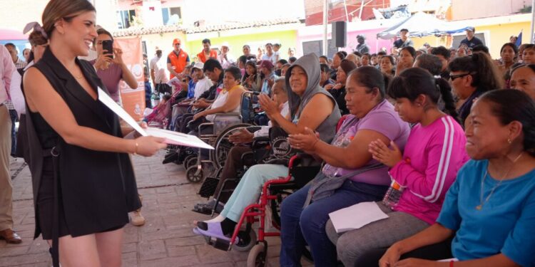 Llevan apoyos de programas sociales al municipio de Poncitlán