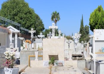 Gobierno de Tlaquepaque refuerza operativo de seguridad en sus panteones por el día de muertos