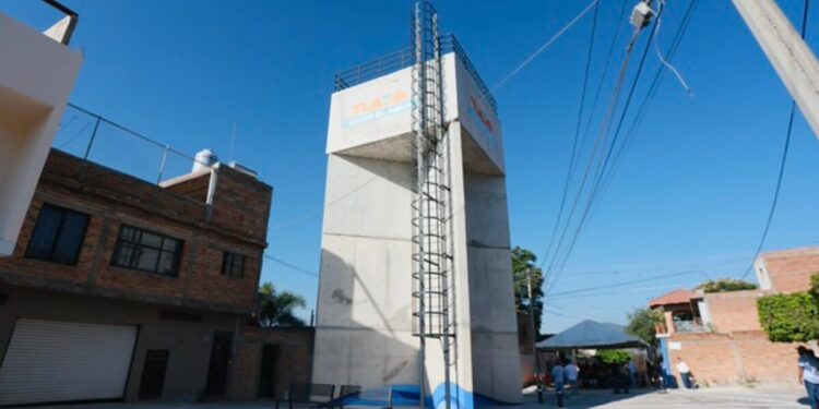 Gobierno de Tlajomulco abastecerá de agua constante a comunidades rurales con nuevo tanque elevado