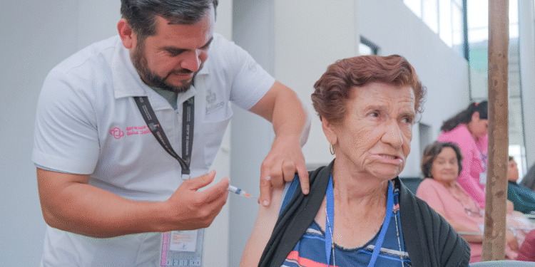 Arranca Campaña de Vacunación Nacional Temporada Invernal 2025 – 2026 en Jalisco