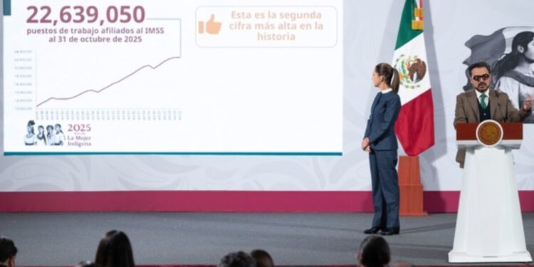 Gobierno de México: Empleo afiliado al IMSS registra cifra récord con 22 millones 639 mil 50 puestos de trabajo al 31 de octubre