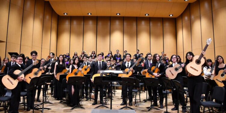 Presenta ‘Ciclo de Guitarra ECOS Otoño 2025’ talento joven de Jalisco en el Edificio Arroniz
