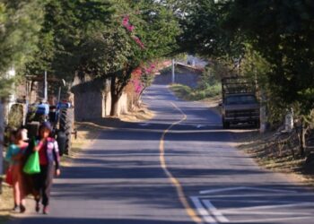 Gobierno de Zapopan cumple el compromiso de rehabilitación de la calle San Rafael y la ampliación de la ruta 634 en La Azucena