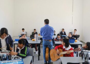 Presenta Gobierno de Jalisco el programa Aulas de Música, en la Escuela Primaria Manuel Martínez Valadez