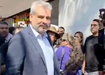 Tensión social en Michoacán: Gobernador Alfredo Ramírez Bedolla es abucheado durante el velorio del alcalde de Uruapan Carlos Manzo