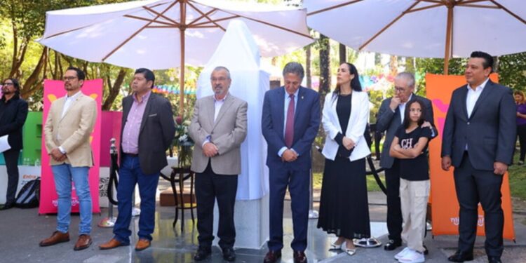Gobierno de Zapopan rinde homenaje al maestro Fernando Agustín Gallo Lozano con develación de busto en Chapalita