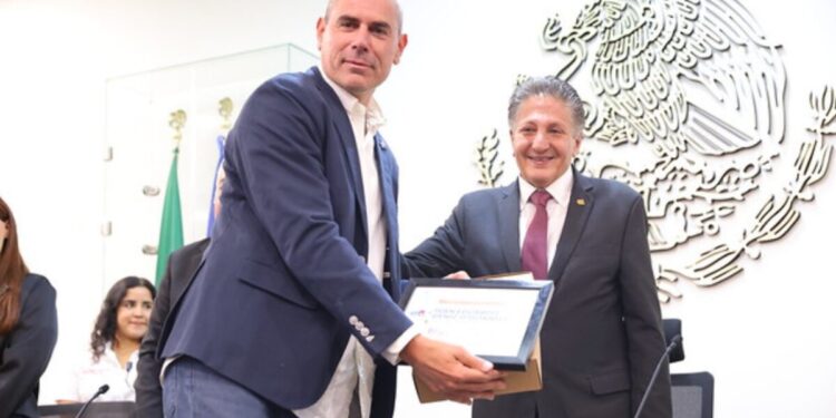 Gobierno de Zapopan reconoce a Astros de Jalisco por su campeonato