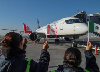 Llega a Guadalajara aerolínea bandera de Canadá, tras repunte de 8 por ciento del turismo canadiense en Jalisco