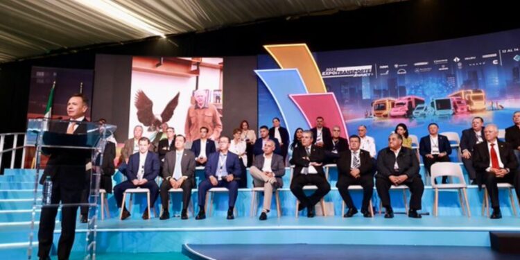 Participa Pablo Lemus Navarro, Gobernador de Jalisco, en la XXX Asamblea General Ordinaria de la Confederación Nacional de Transportistas Mexicanos A.C. (CONATRAM) 