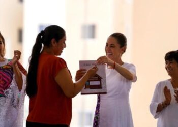 En Quintana Roo, Presidenta Claudia Sheinbaum entrega 225 viviendas nuevas, 497 liberaciones de hipoteca y 193 escrituras