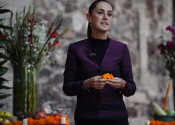 Este año dedicamos ofrenda de Día de Muertos a las mujeres indígenas, las ancestras de México: Presidenta Claudia Sheinbaum