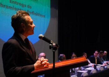 Entrega Pablo Lemus, Gobernador de Jalisco, bases definitivas que dan seguridad laboral a 158 trabajadores del OPD Servicios de Salud Jalisco