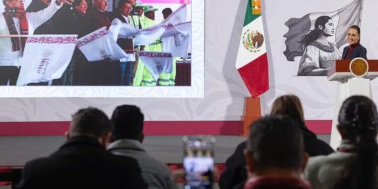 Plan Integral del Oriente: Presidenta Claudia Sheinbaum encabeza entrega de trenes de pavimentación a municipios del Edomex