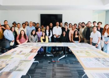 Estudiantes de Arquitectura le presentaron proyectos al alcalde Gerardo Quirino para transformar la Ribera