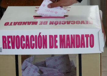 Aplazan discusión sobre reforma de revocación de mandato