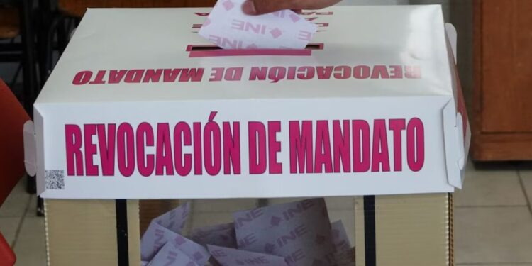 Aplazan discusión sobre reforma de revocación de mandato