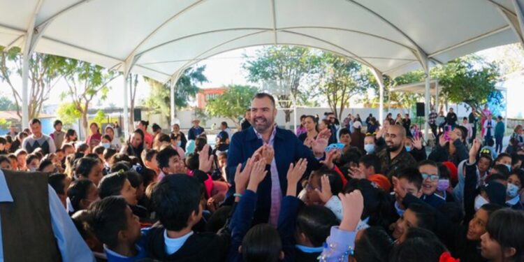 Gerardo Quirino arranca rehabilitación integral en la primaria Lázaro Cárdenas, en Lomas de Tejeda